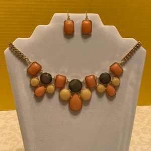 Statement jewelry in green/yellow/orange